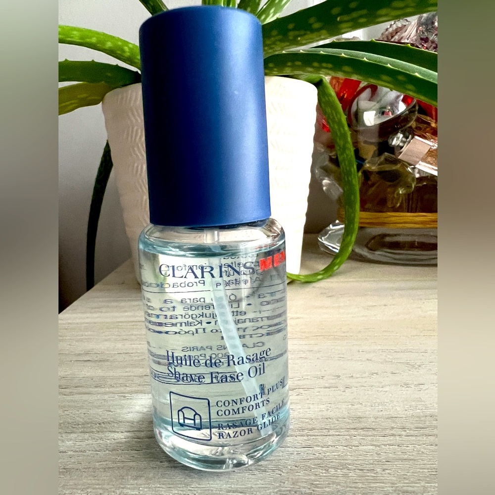 Clarins beard oil- Men Ease Shave Oil